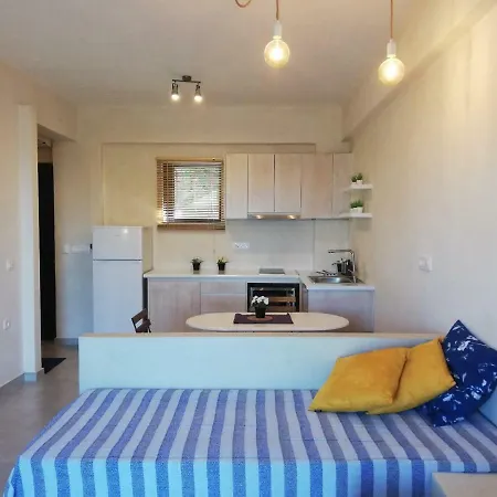 アパート Diomare Kypseli